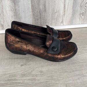 Dansko Olena Loafers Slip On Shoes Womens 10 40 Leather Copper Metallic Academia